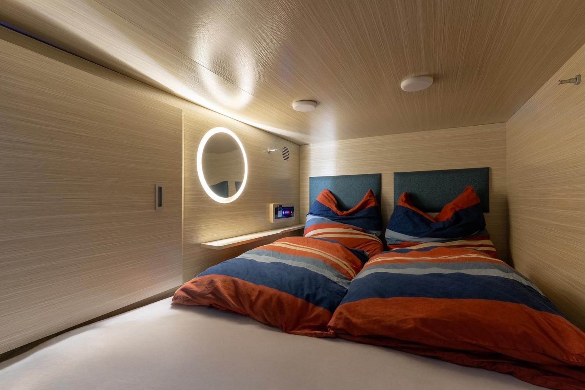 Mue Cubes - Capsule Hotel Bazel Buitenkant foto