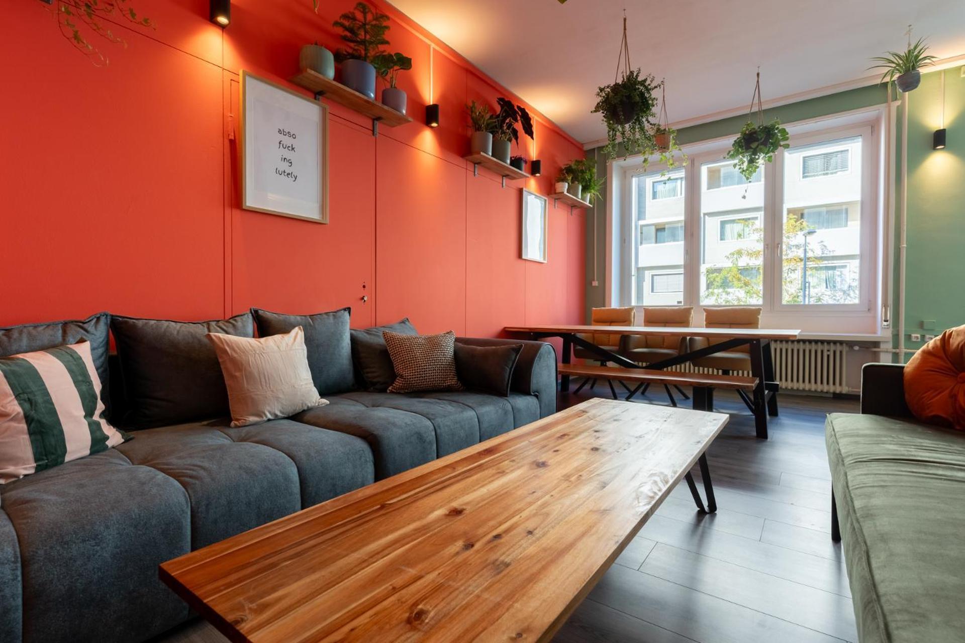 Mue Cubes - Capsule Hotel Bazel Buitenkant foto