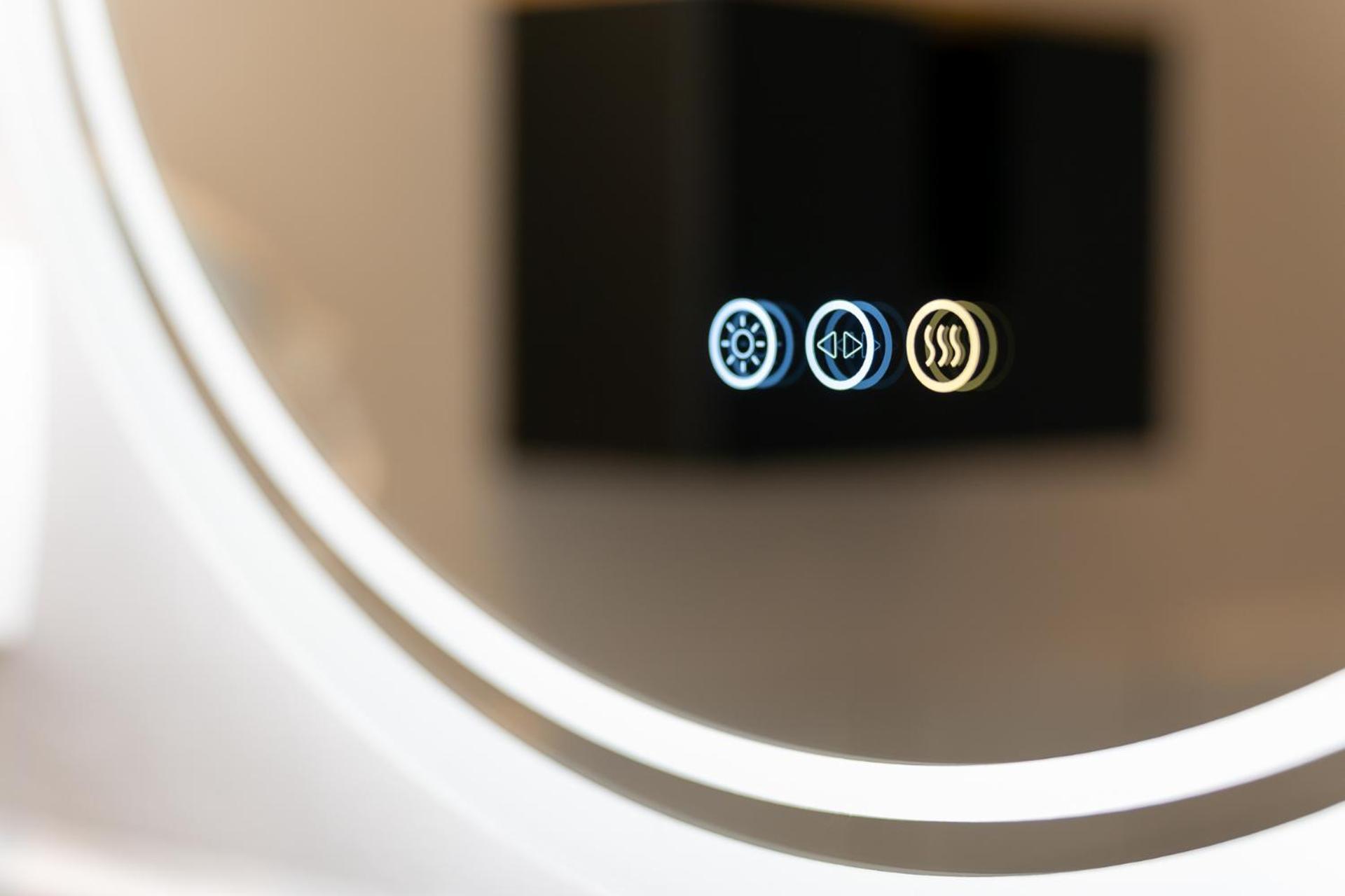 Mue Cubes - Capsule Hotel Bazel Buitenkant foto