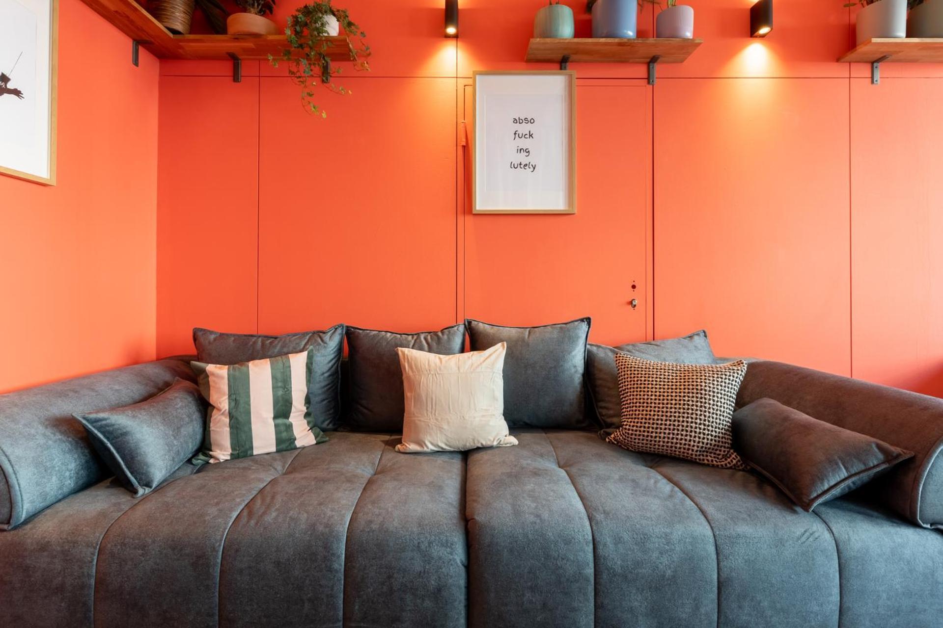 Mue Cubes - Capsule Hotel Bazel Buitenkant foto