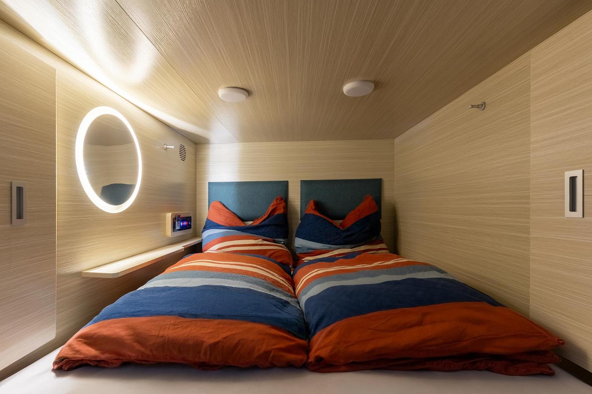 Mue Cubes - Capsule Hotel Bazel Buitenkant foto